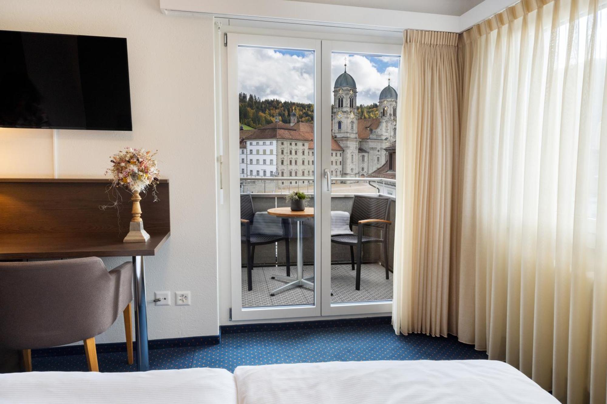 Hotel Drei Koenige 아인지델른 외부 사진